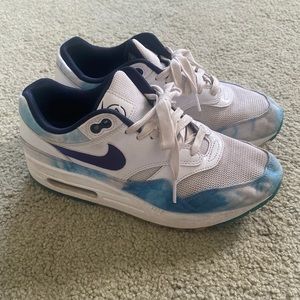 Womens nike air maxs